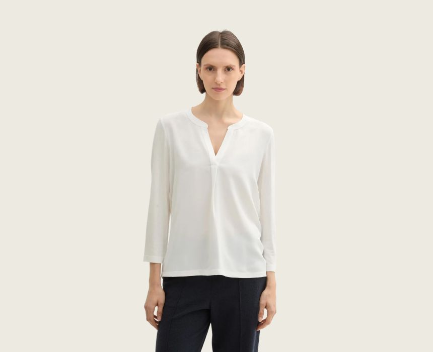 47 V-Neck Shirt in White - Image 1
