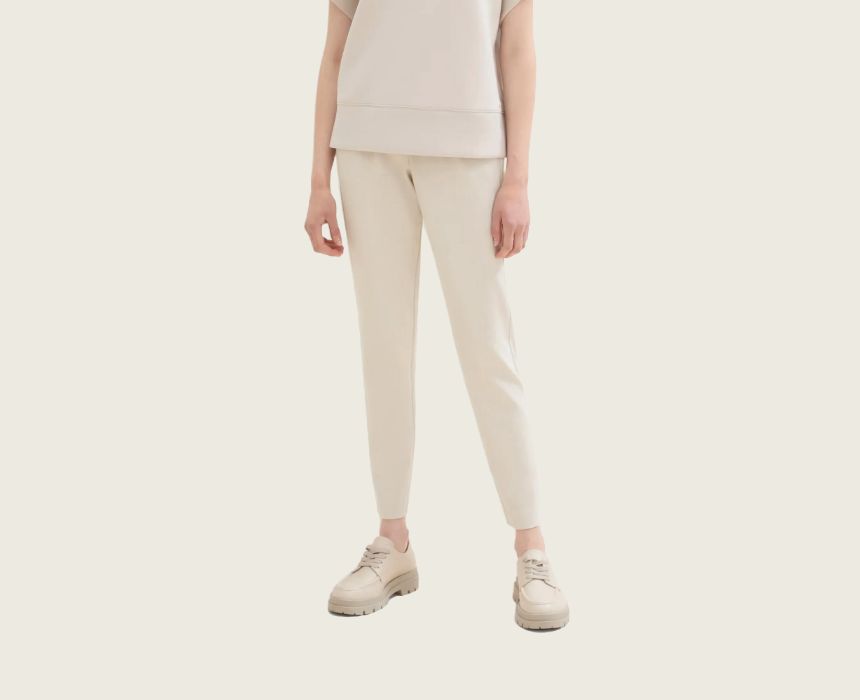 6 Casual Pants in Beige - Image 1