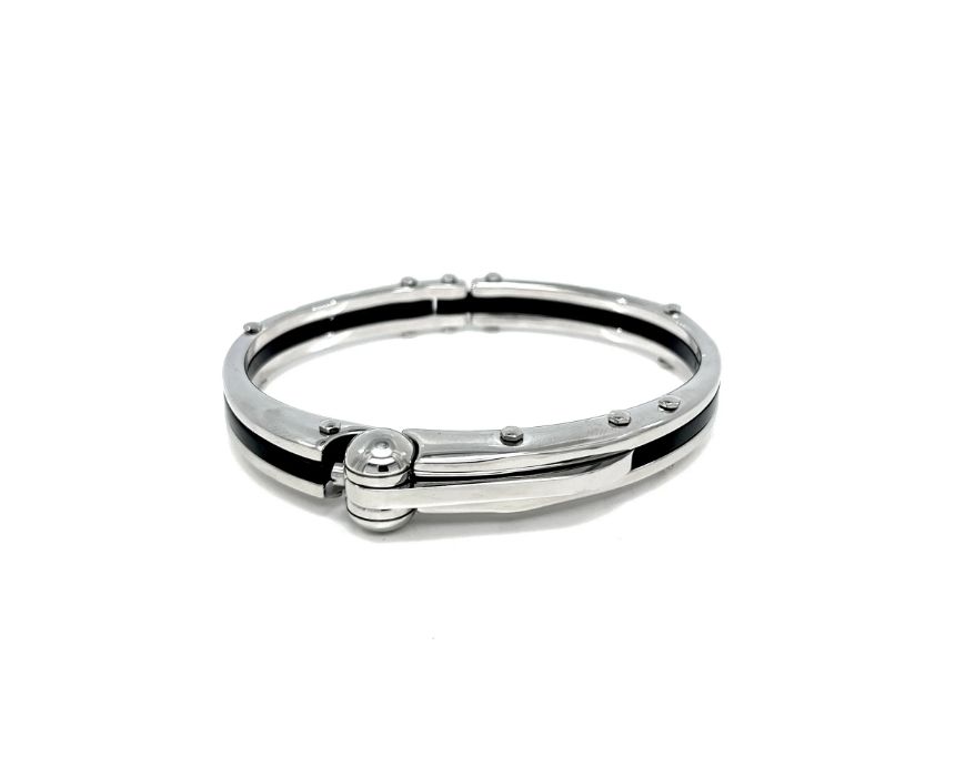 28 Handcuff Men Bangle in Silver - Image 1