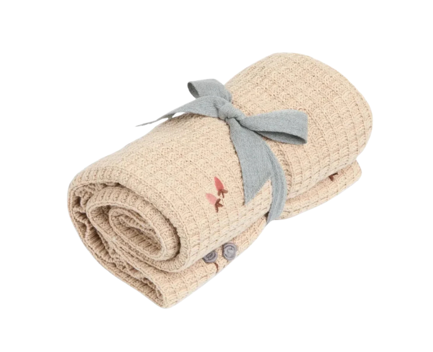 36 Baby Berry Frill Cotton Blanket - Image 1