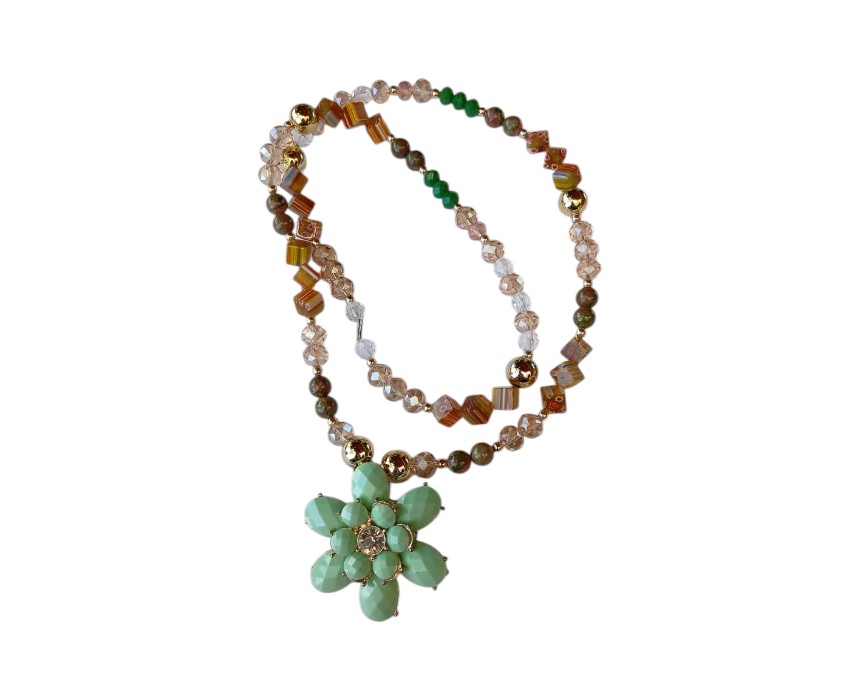 41 Green Flower Gold Necklace - Image 1