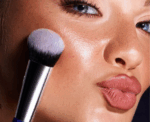 Royal Cosmetics Powder Blending Brush - Image 