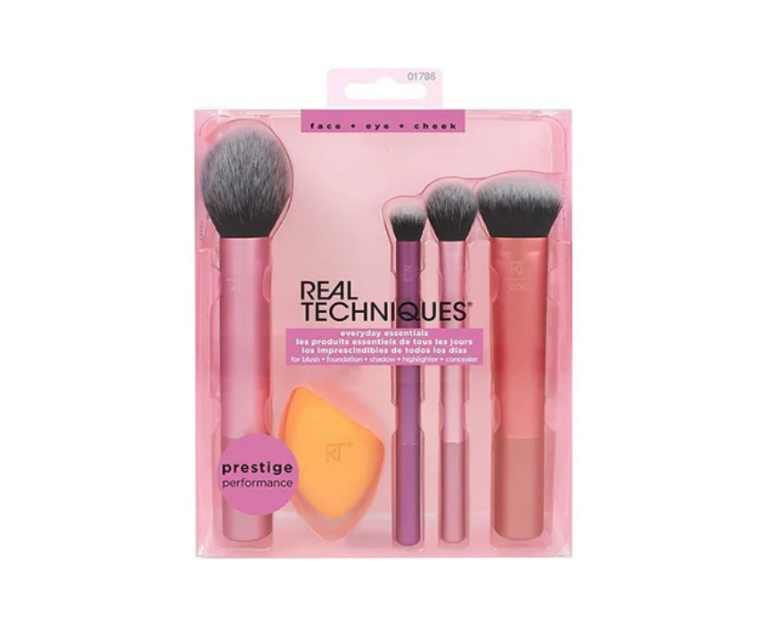 43 Real Techniques Makeup Set - Image 1