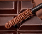 Essence Brown Lengthening Mascara - Image 