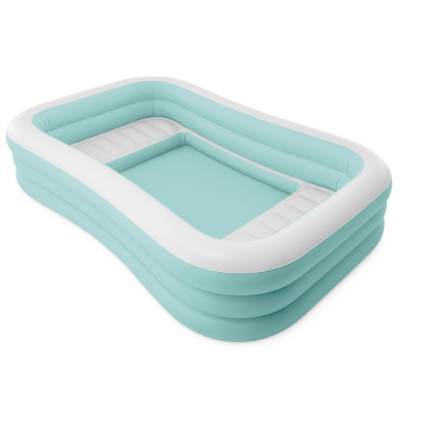 Family Lounge Pool