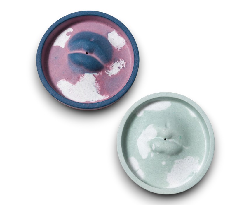 file_00000000514c720aa25231ca315d7074 Lip Incense Holder - Image 1