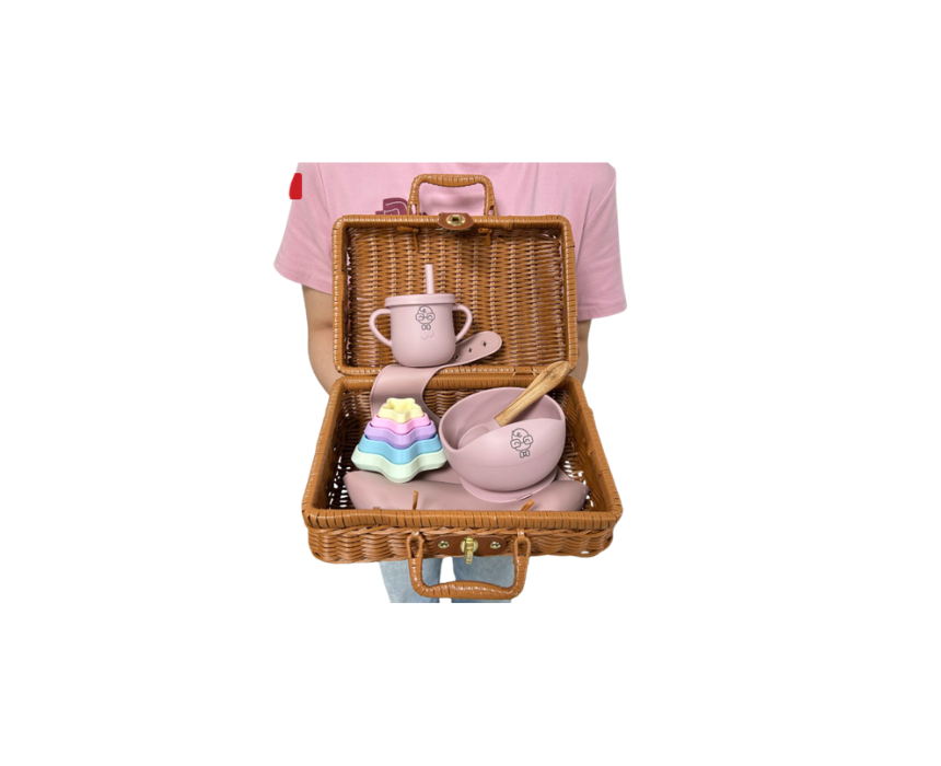 light p Silicone Feeding Set with Rattan Box - Image 1