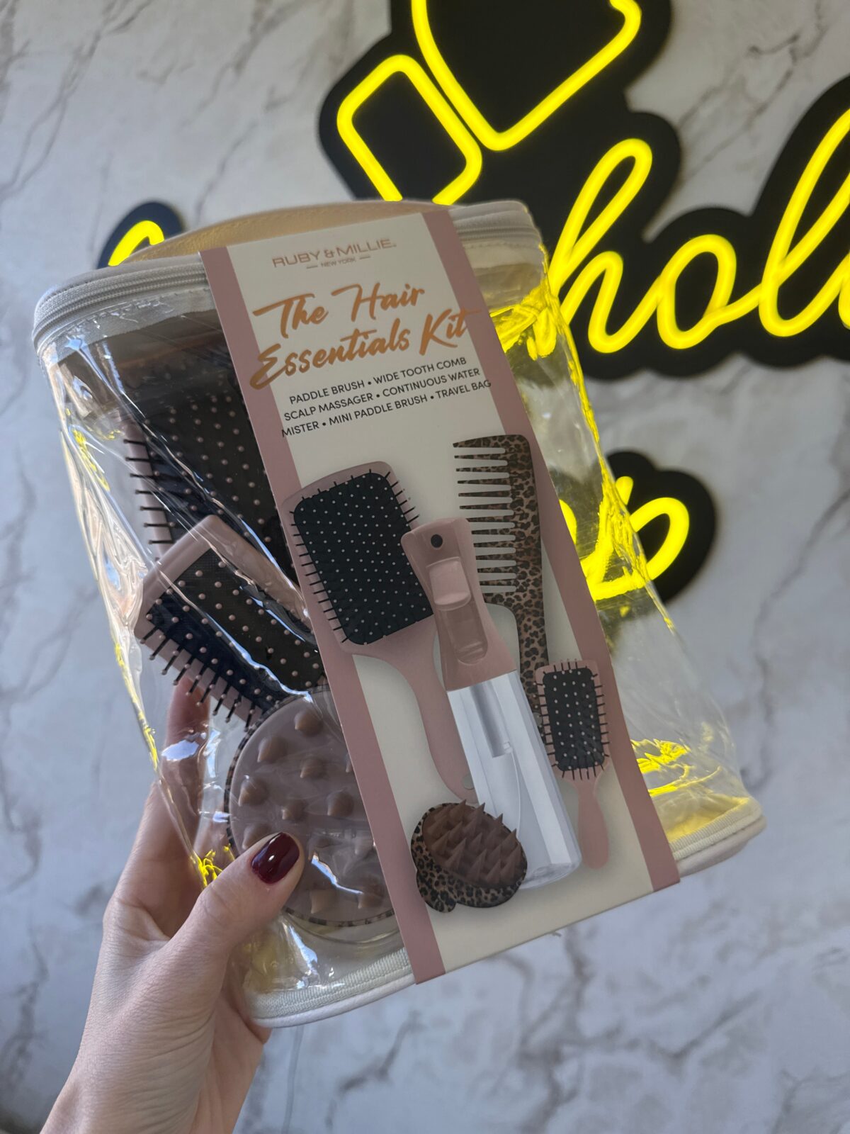 C1593F9F-CF63-41AE-9B9E-7171BF96B9BE RUBY & MILLIE NEW YORK THE HAIR ESSENTIALS KIT 5 PIECES KIT