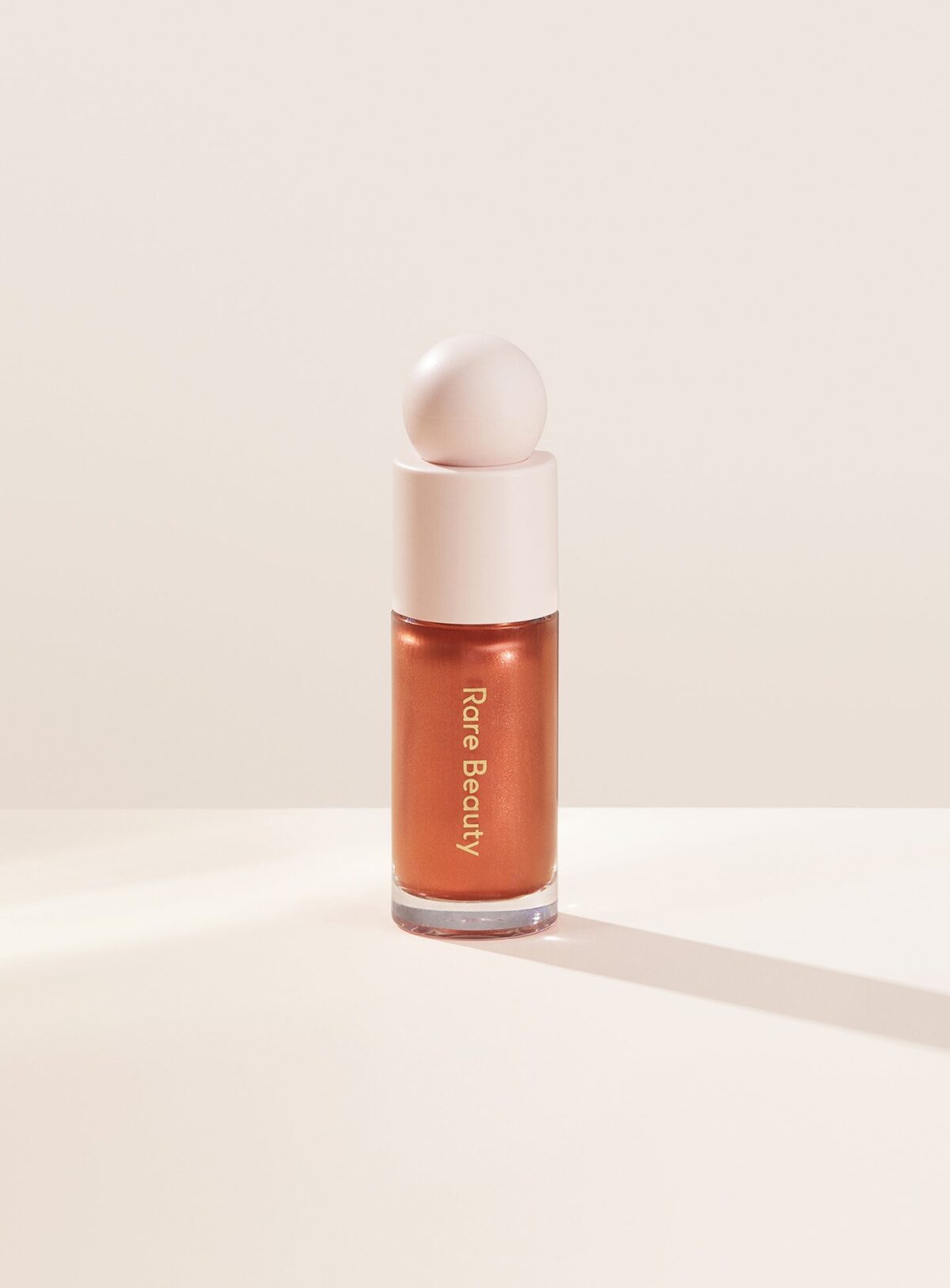 ECOMM-PL-LIQUID-LUMINIZER-CAPTIVATE-1440x1952_784870df-fc10-4ab6-804c-c1a0f5689d2b Rare Beauty Positive Light Liquid Luminizer (CAPTIVATE)