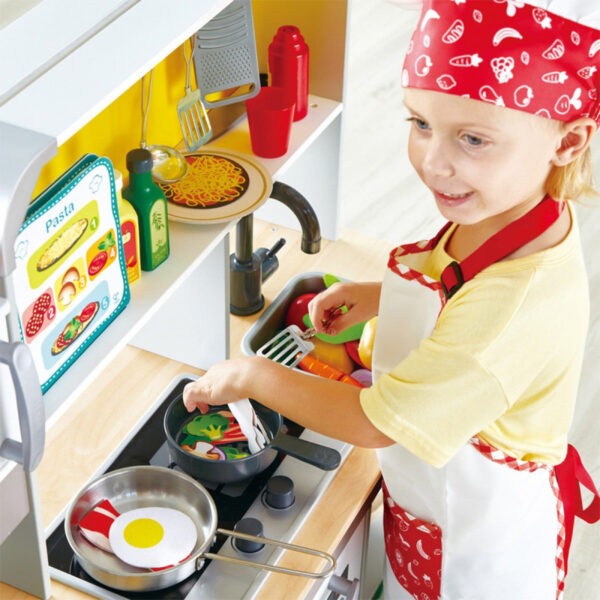 Deluxe Kitchen With Fan Fryer