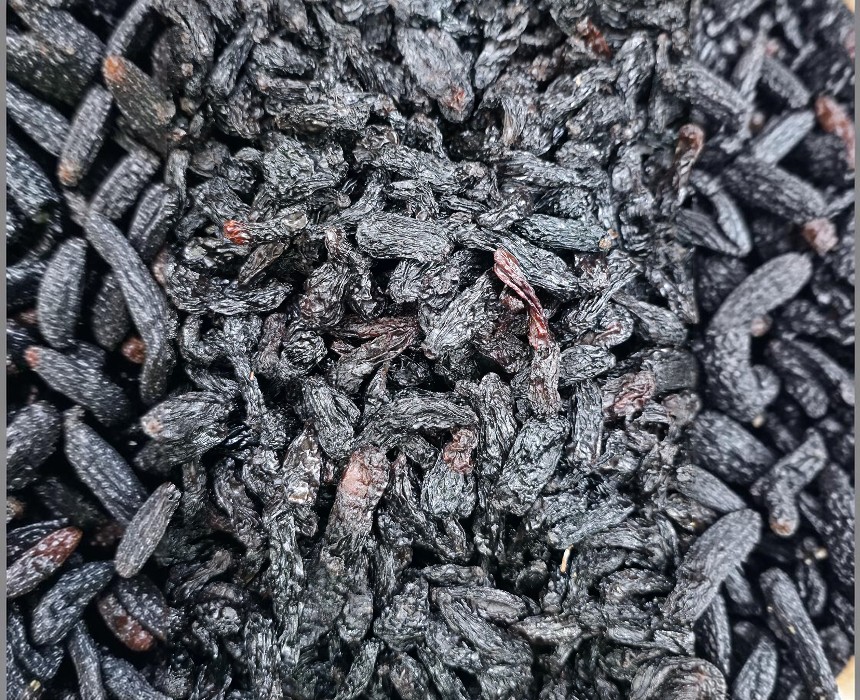 Long-Black-Raisins-1.jpg Long Black Raisins - Image 1