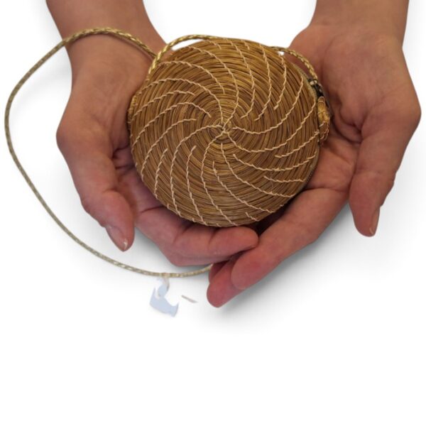 Capim Dourado Round Party Pouch, Gold