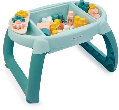 1st discovery table with bricks