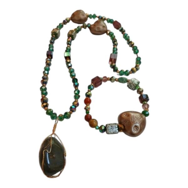 Precious Green Necklace & Bracelet Set