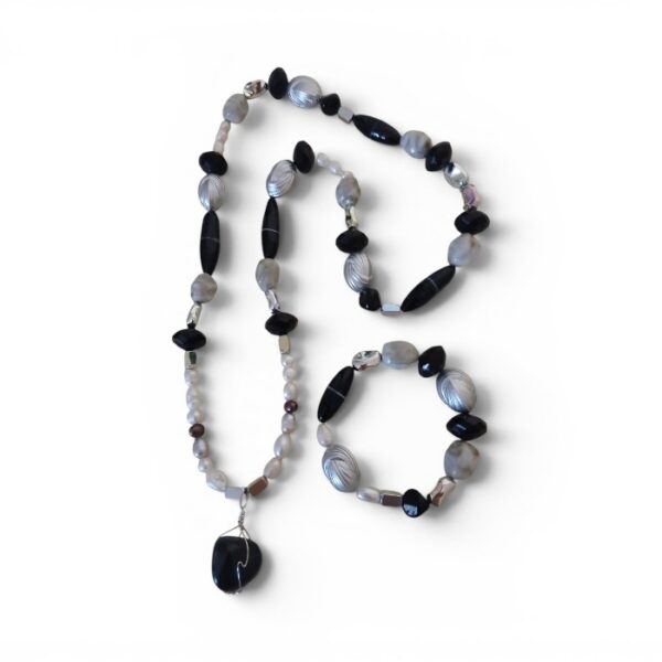 B.S. Artizana Women's Handmade Necklace Bracelet Set