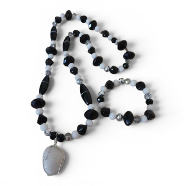 B.W.S. Handmade Necklace Bracelet Set