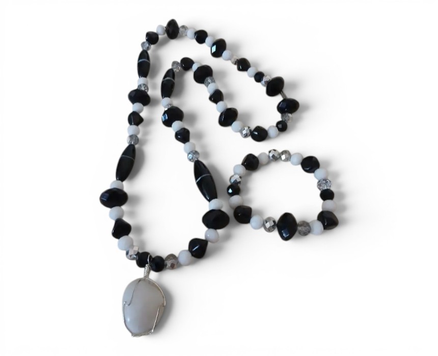 image - 2026-07-23T152333.916 B.W.S. Handmade Necklace Bracelet Set - Image 1