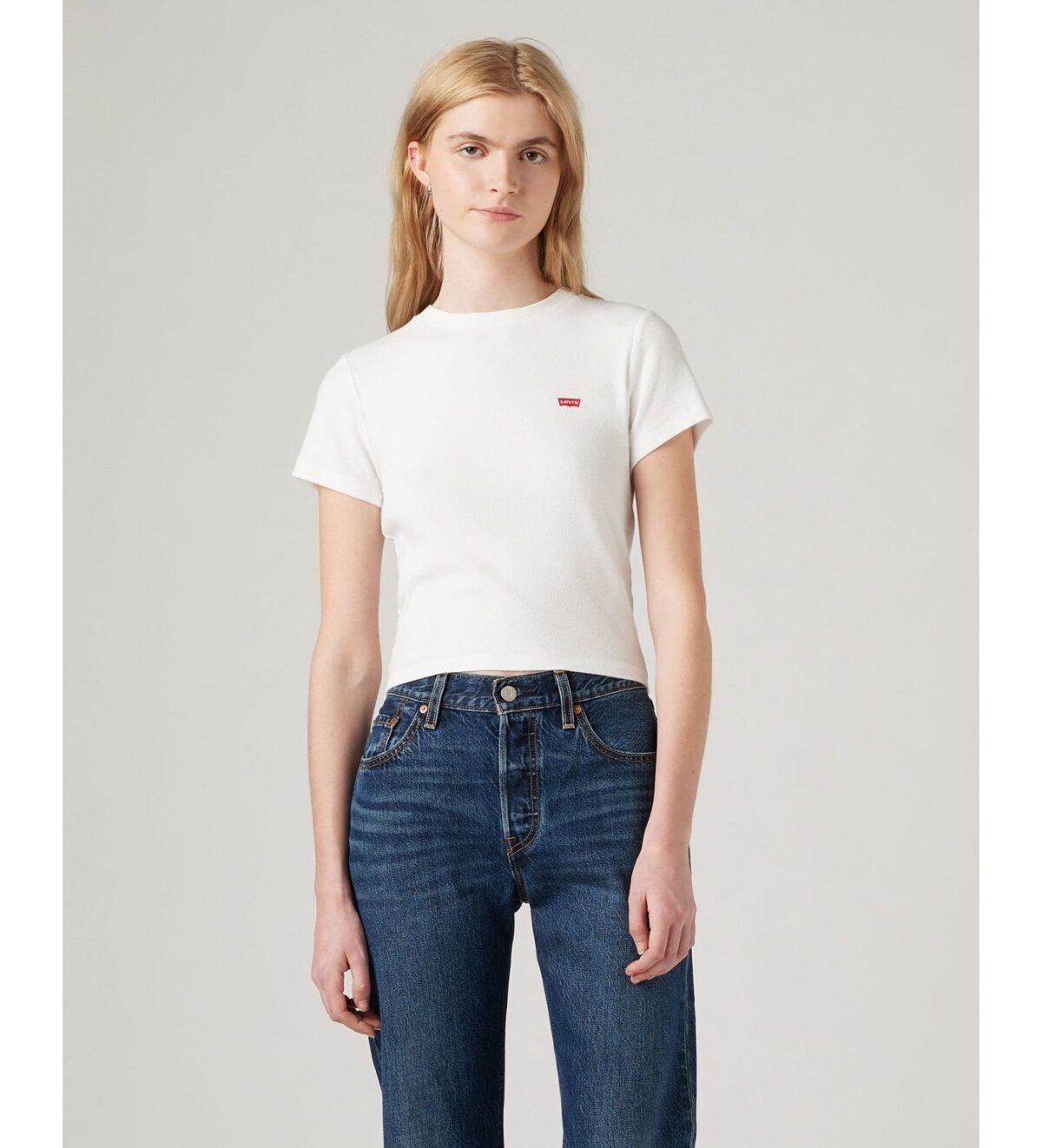 levis-essential_sporty_tee_neutrals-a7419-0013-3151678-a Levi's - Essential Sporty White T-shirt