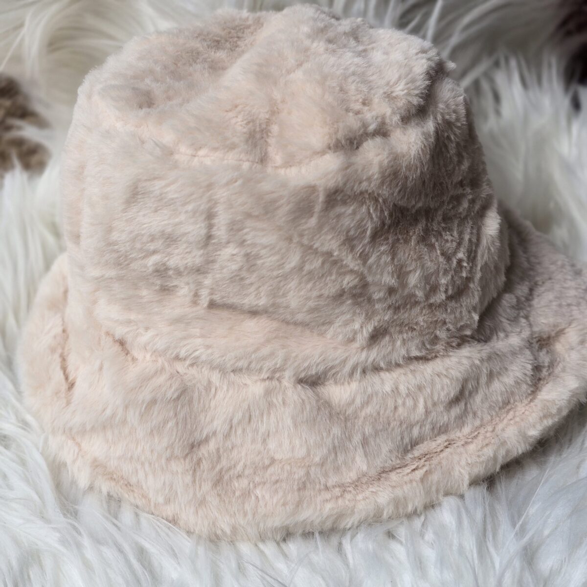 1001052963-scaled-1 Bucket Hat: Fur Off white
