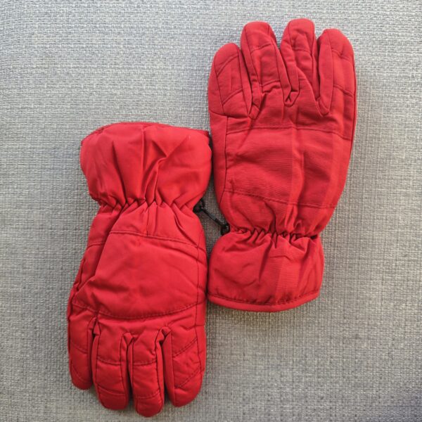 A. Snow Gloves: Red (Ladies & Teens)