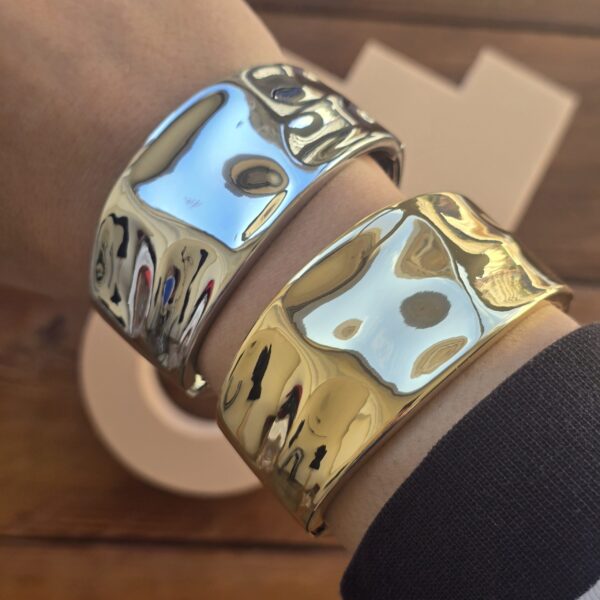 A. Set of 2 Chunky Metallic bangles
