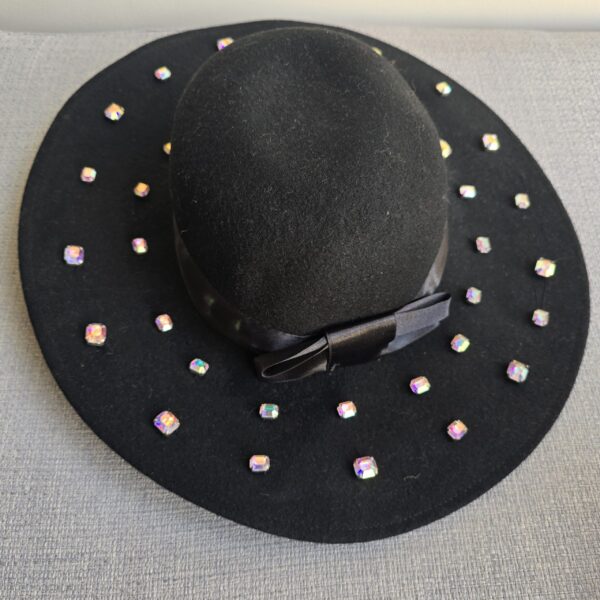 B. Crystal Floppy hat