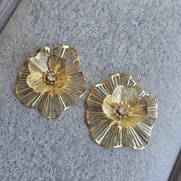 A. Fleur D'or: Radiant Flower