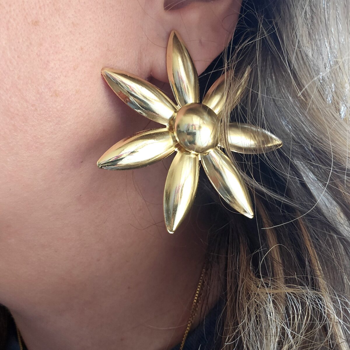 A. Fleur D' or: Bold Daisy