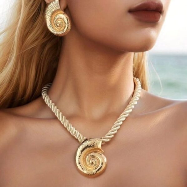 Golden Nautilus Set: Earrings & Necklace