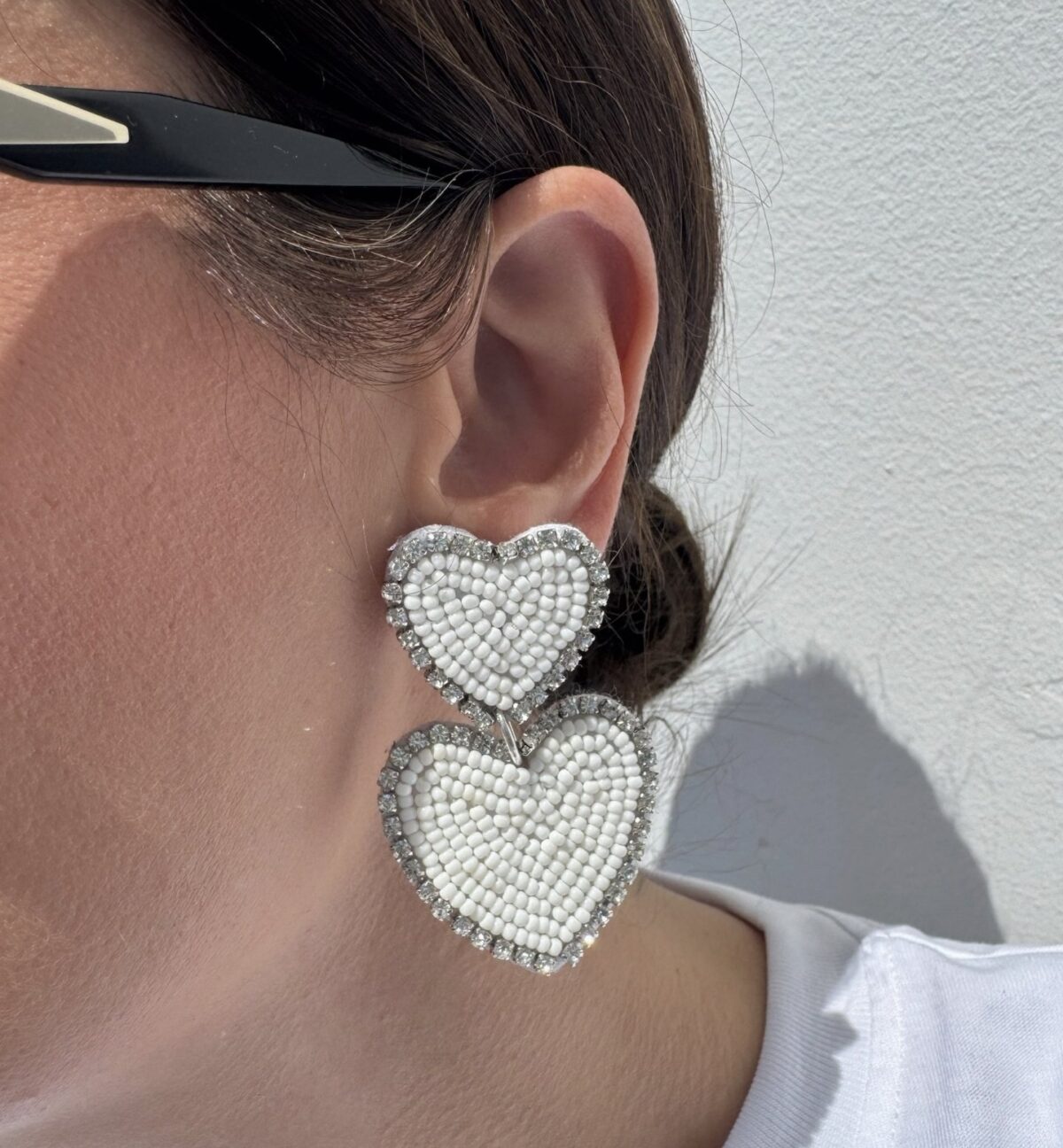 1001851580 Statement Hearts Earrings : White