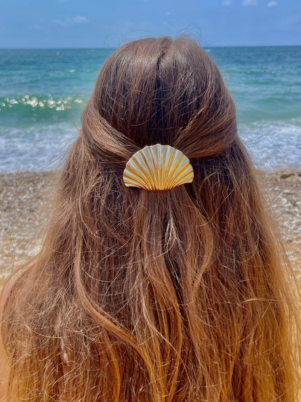 1001917327 A. Seashell Hair Clip