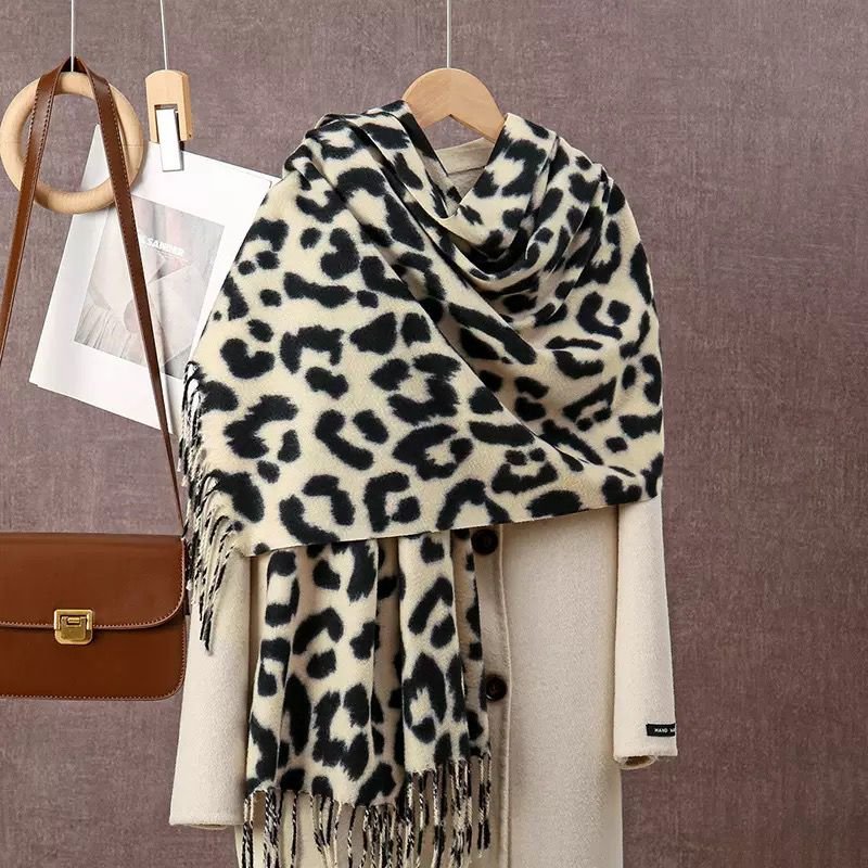 1002367398 Cashmere Scarf: Urban Wild