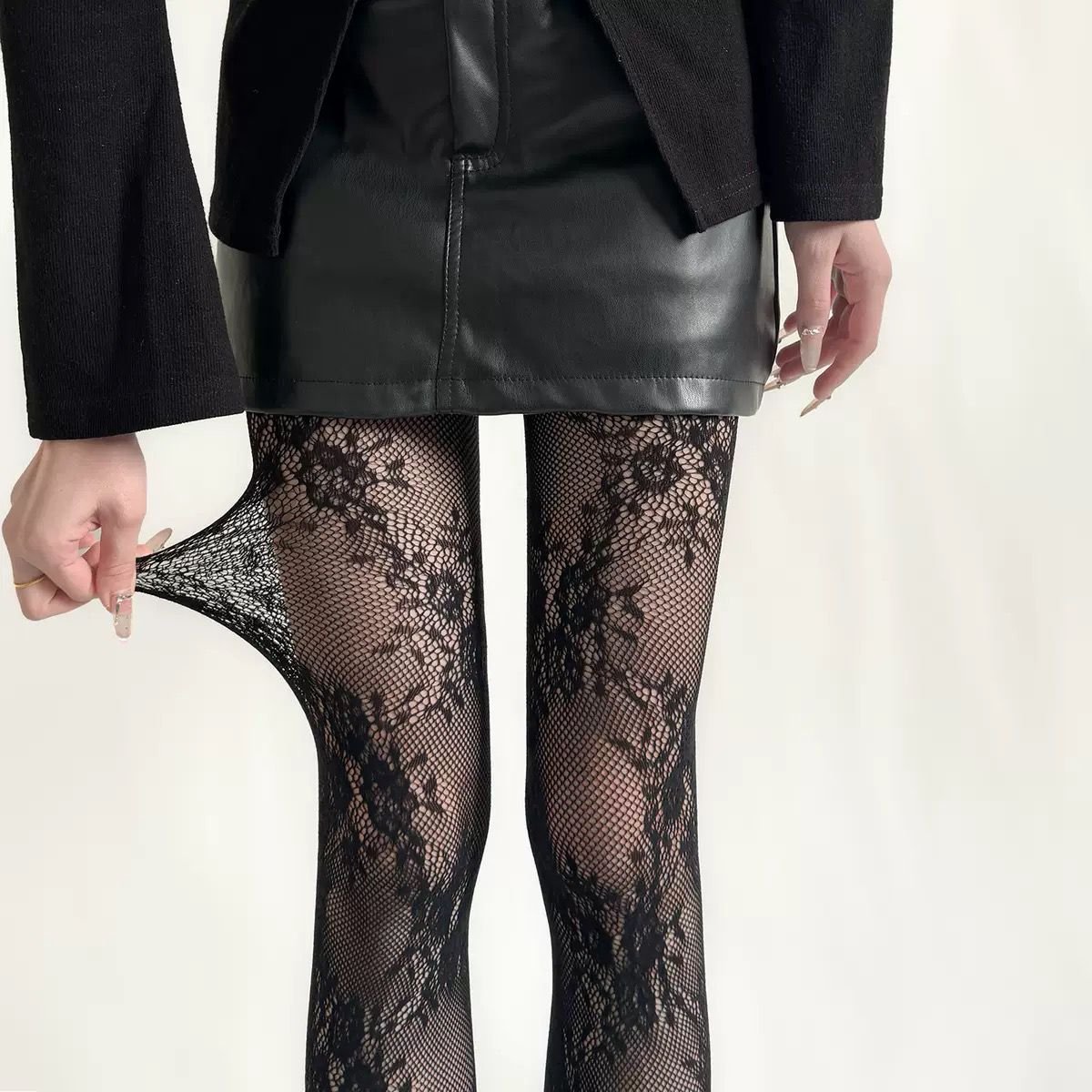 1002413026 A. Kimmy Lace Tights: Black