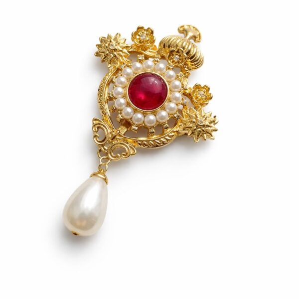 Royal Broche