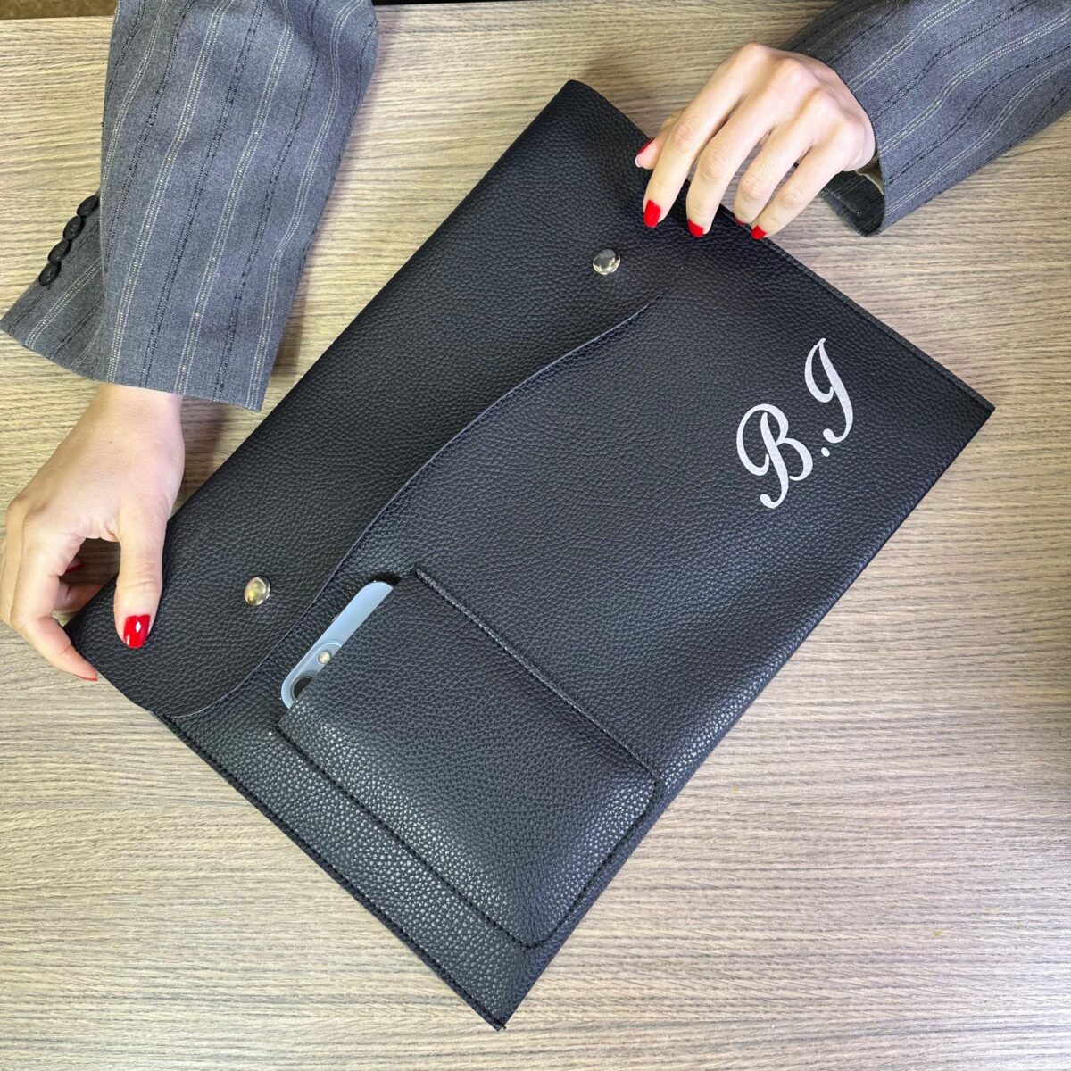 1002835578-scaled-1 A. Premium Laptop Cases