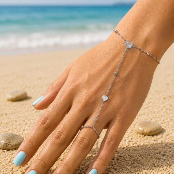 Hand Chain: Silver heart