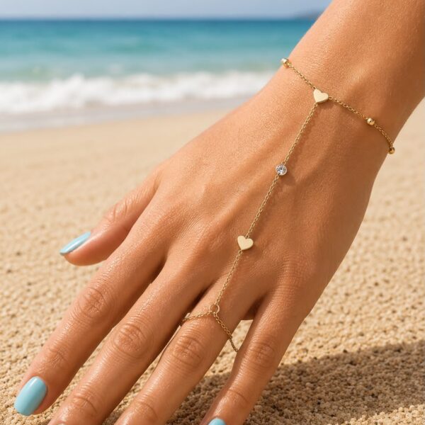 Hand Chain: Golden Heart