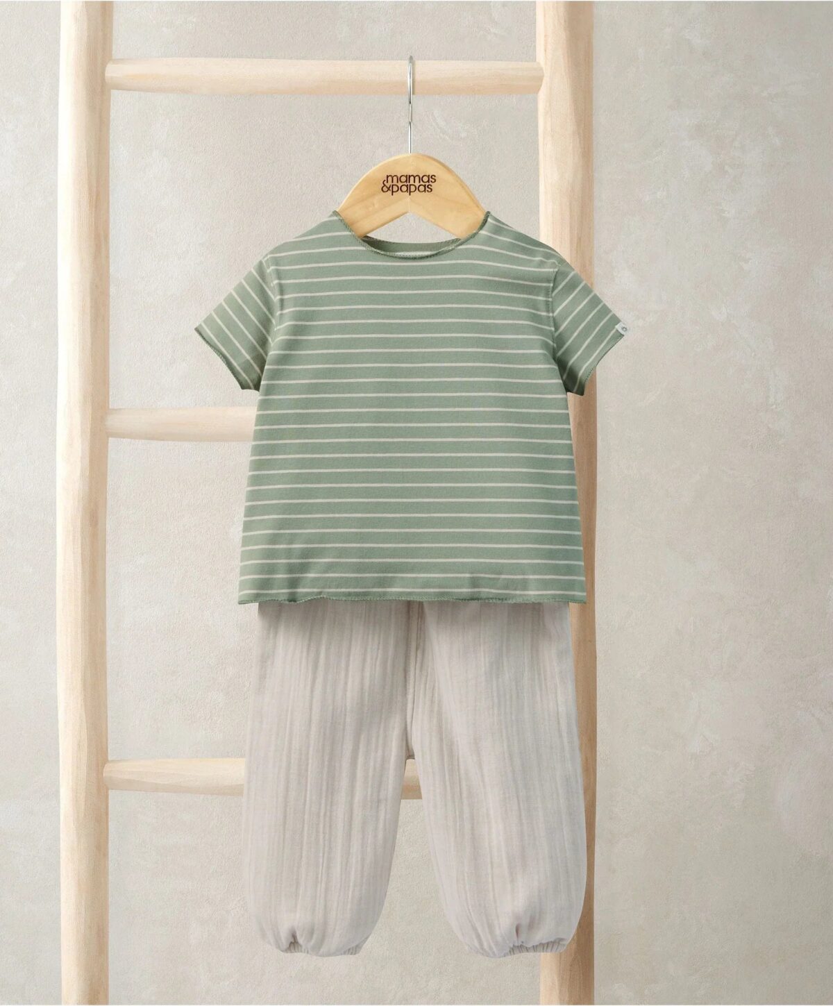 S42LM3QB2_15f5bdf8-6efb-4e9a-a40a-82ccdcfb0325 Striped T-Shirt andTrouser Outfit Set
