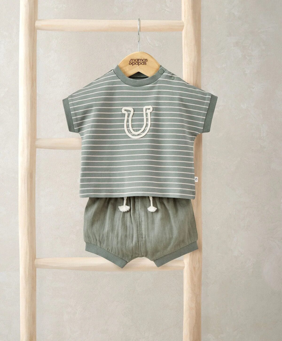 S42LN2EB2_0b87a9f6-4963-4cc3-ba79-4e34f3dfe091 Horseshoe T-Shirt & Shorts Outfit Set