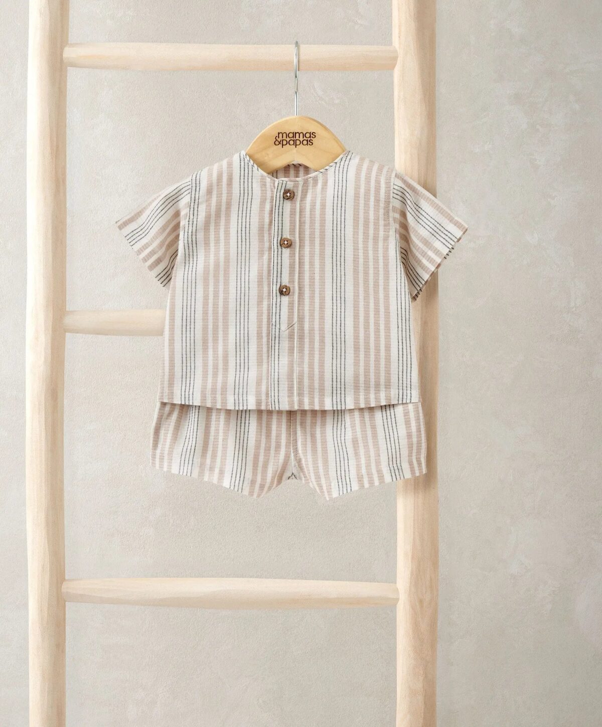 S42LN3KB4_39f64998-2026-443c-96aa-c26097fd2c54 Woven Top & Shorts Outfit Set