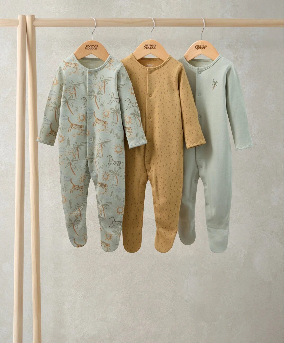 S79FM7RB1_9f0318e7-0338-4e6f-b4bd-50703fa21eb4 Safari Sleepsuits (Pack of 3)