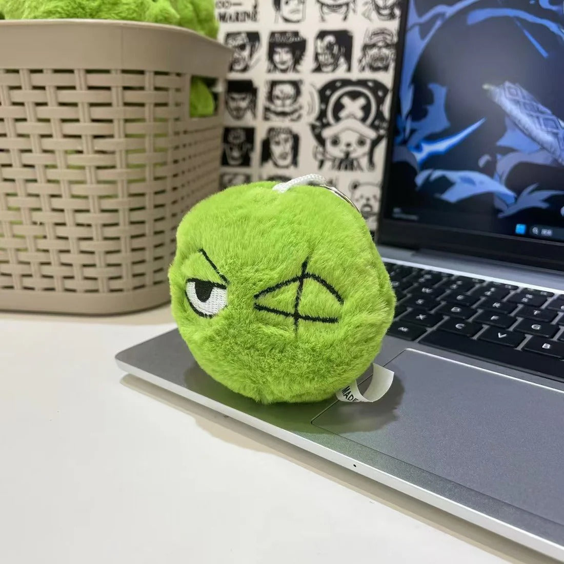 imgi_104_20241031090732_ff75b4e6-77e0-47e0-b842-9cf6246e9596 One Piece Zoro Pendant Plush Keychain